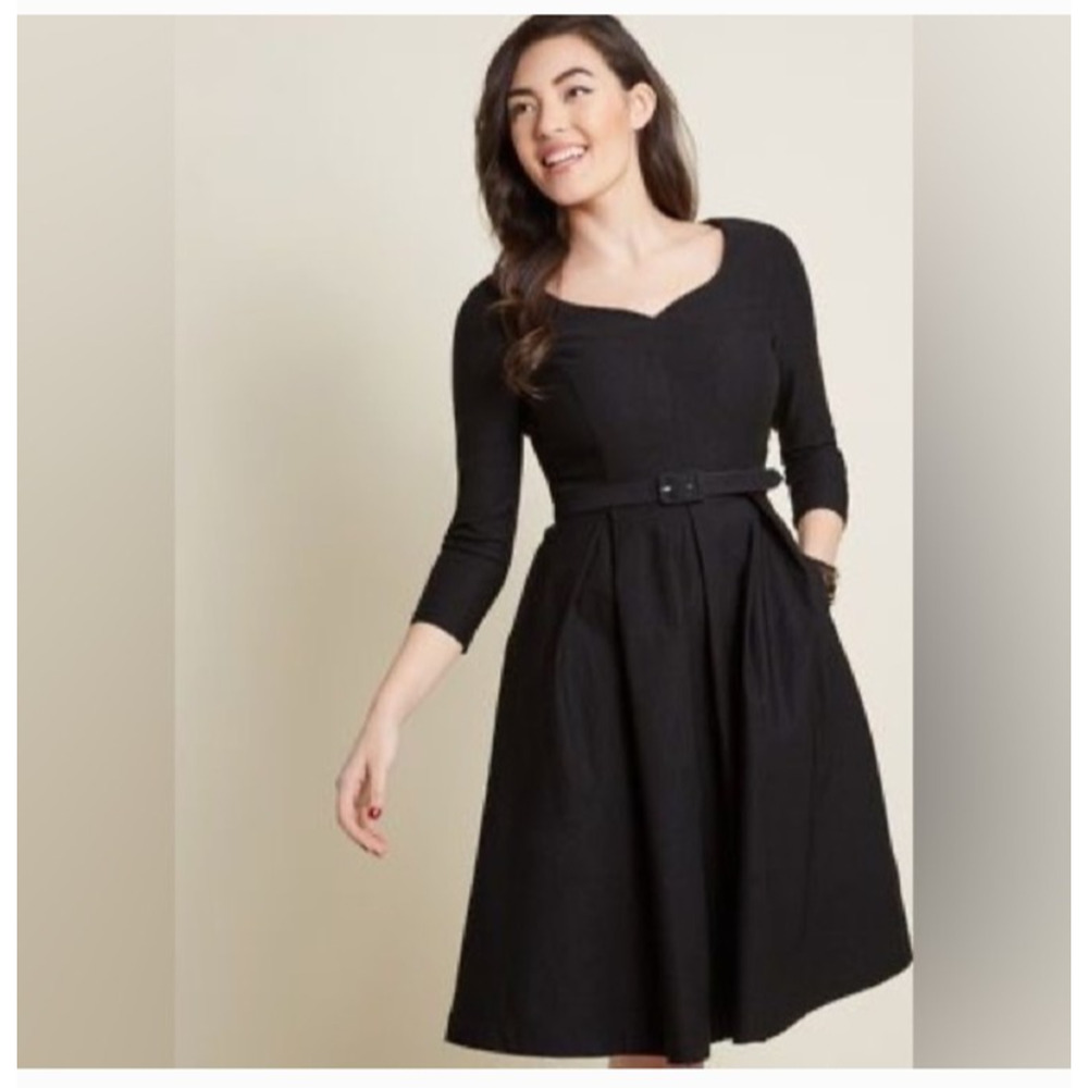 Modcloth Sartorial Secret Fit and Flare Belted Dress in Black Sz Small